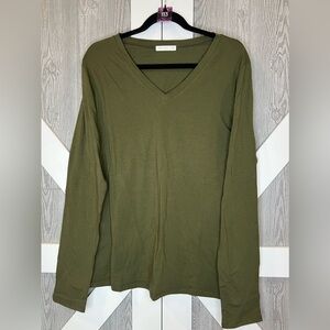 113. NEW Active Basic Olive V-Neck Long Sleeve Tee 3XL